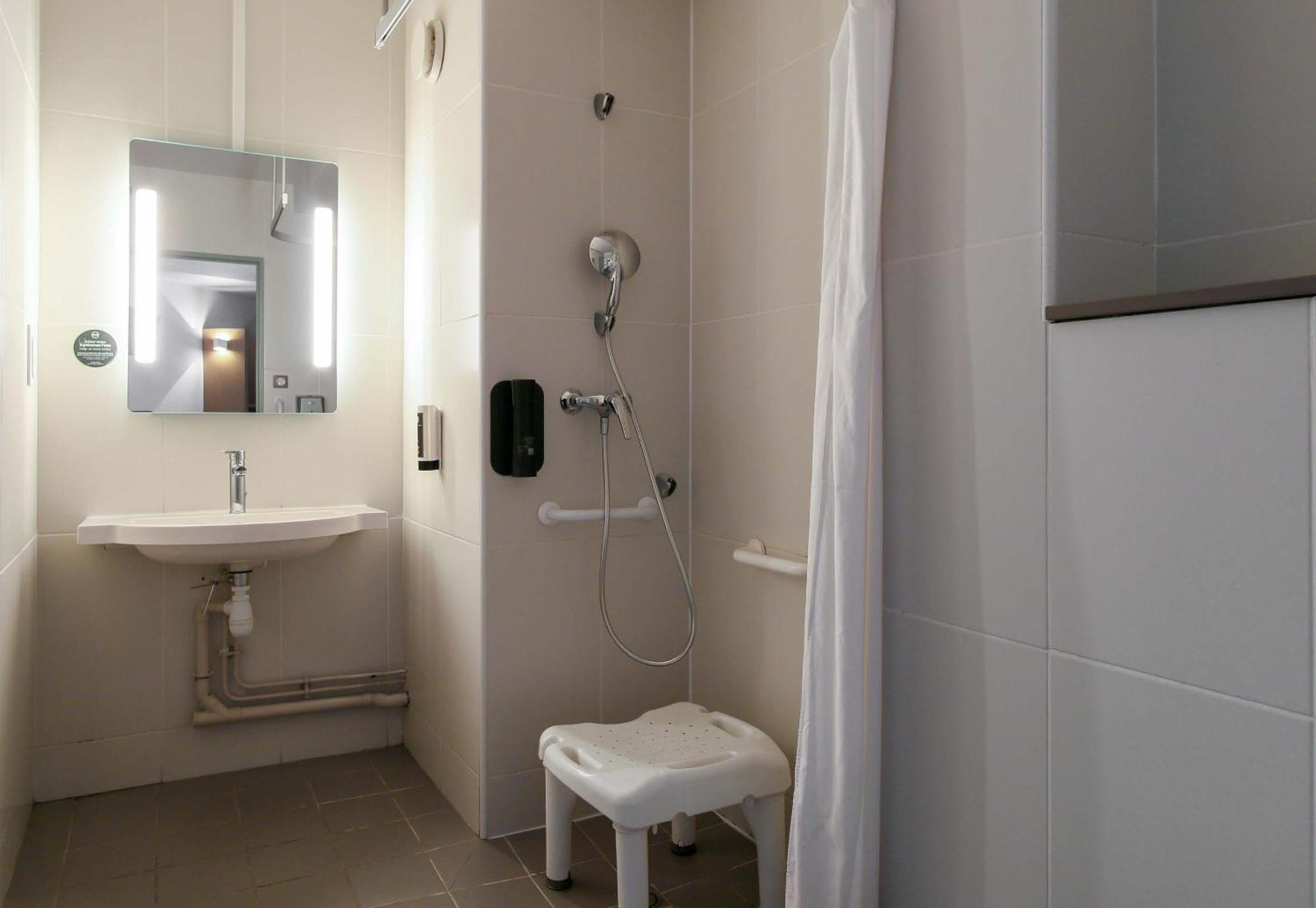 B&B Hotel Marseille Euromed מראה חיצוני תמונה